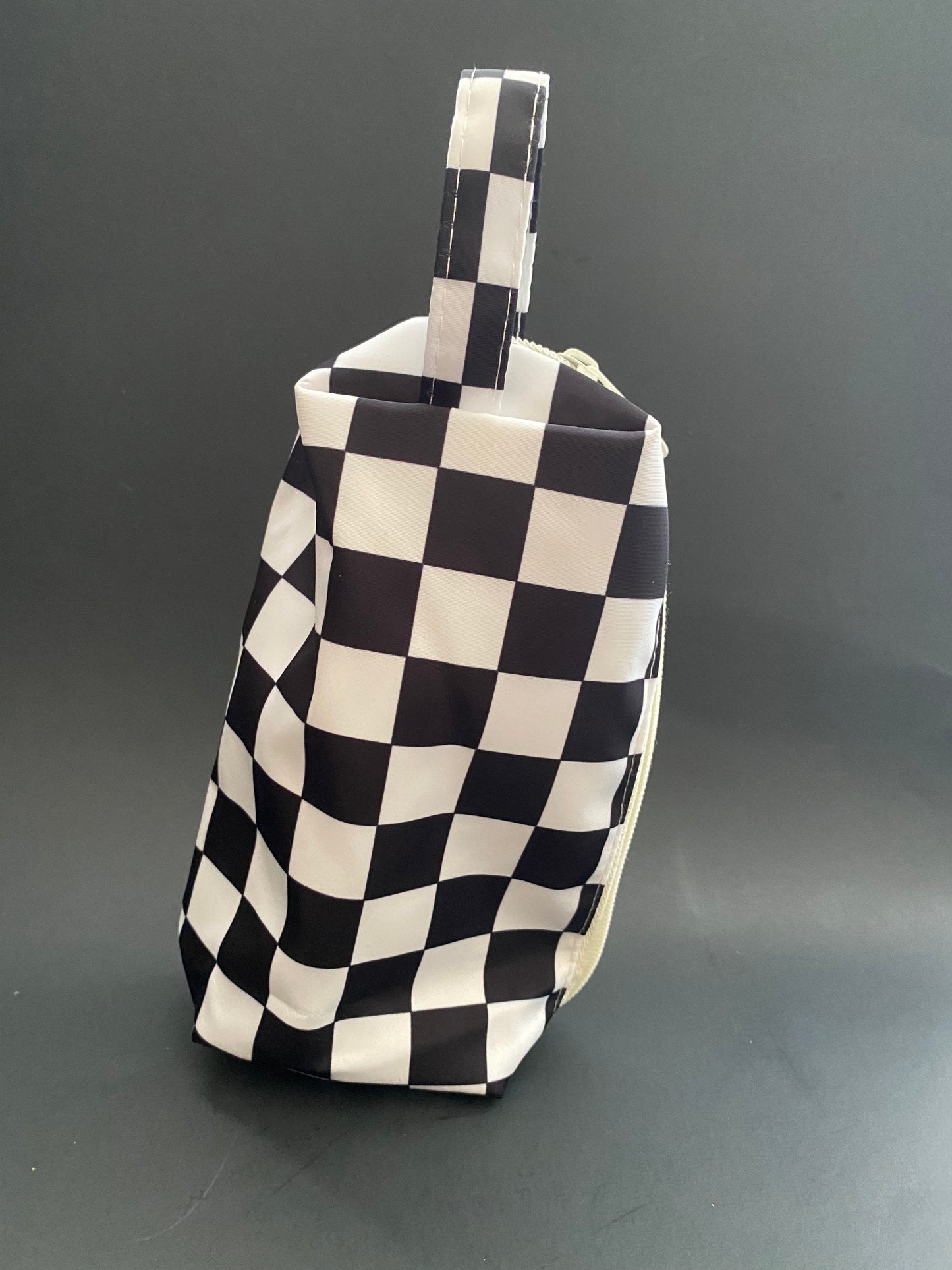 Small travel bag with handle