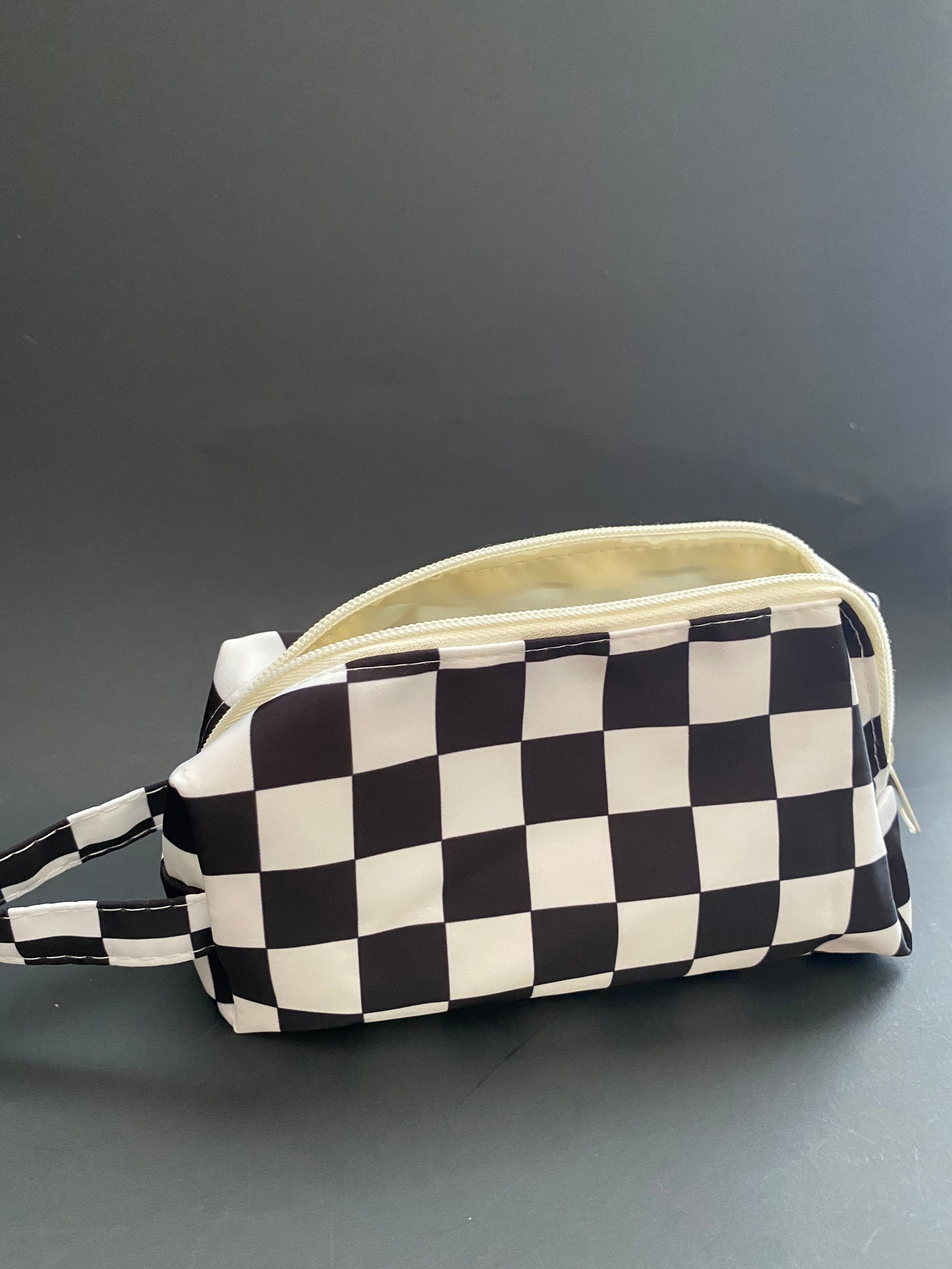 Small travel bag with handle