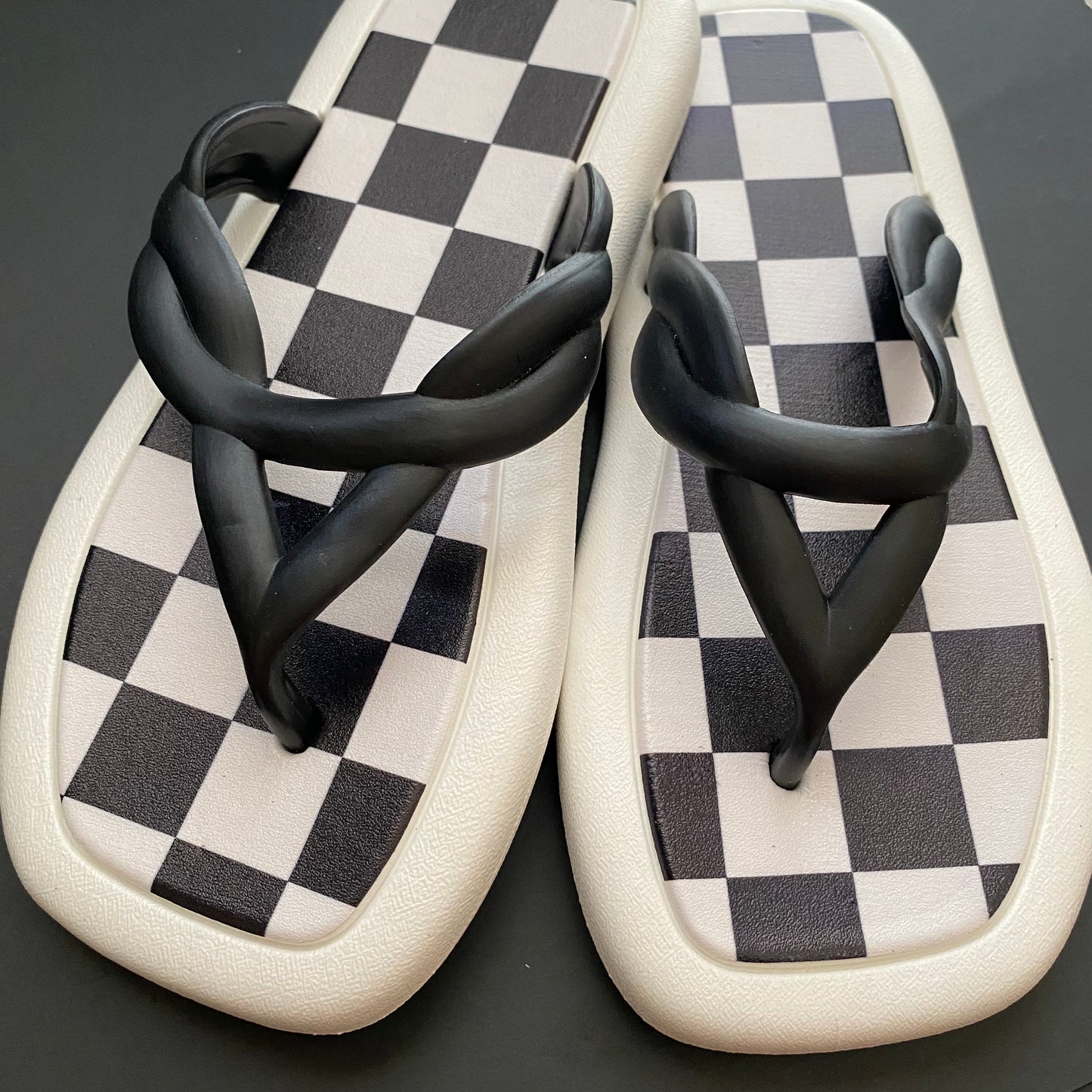 Criss Cross Flip Flop