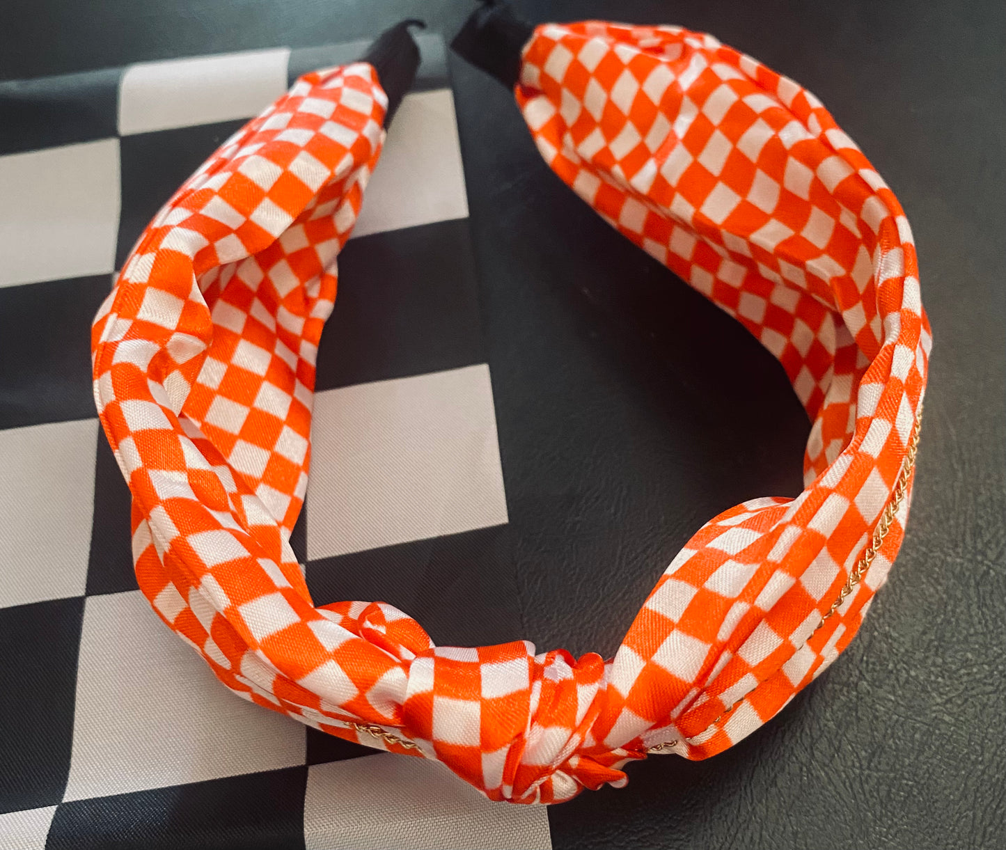 Checkered headband with petite gold chain